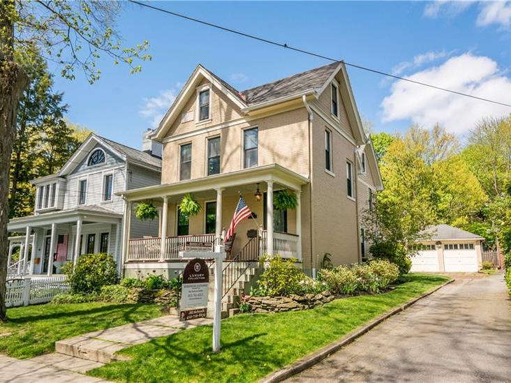 320 Woodland Rd, Edgeworth