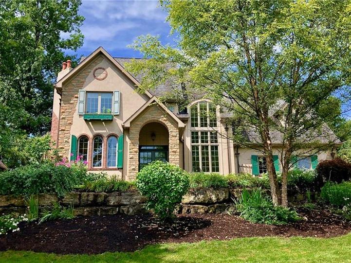 229 Laurel Oak Drive, Ohio Twp