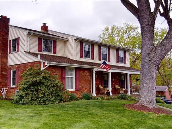 220 Wessex Hills Dr, Moon-Crescent Twp