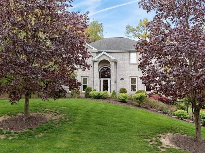137 Village Dr, Cranberry Twp