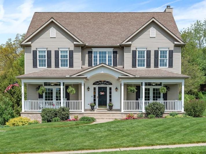209 Erin Dr, Cranberry Twp
