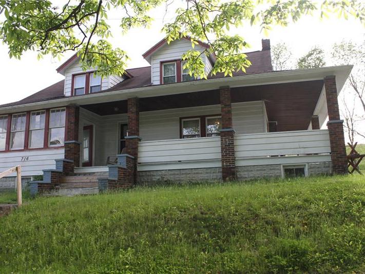 716 Nine Eighty Road, Cecil Twp