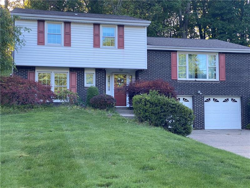 107 Westbury Dr, Moon-Crescent Twp