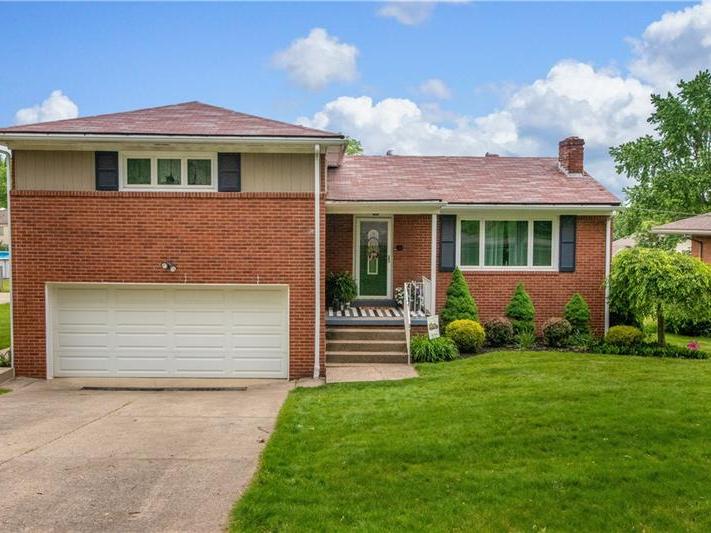 218 Columbia Dr, Center Twp