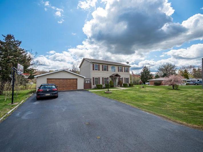 209 Middle Trail, Penn Twp
