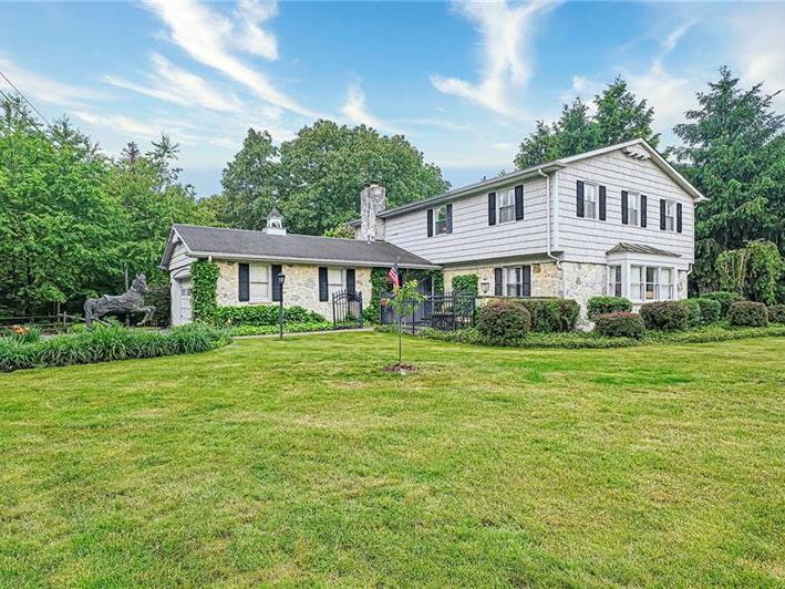 28 Saint Andrews Dr, Patterson Twp