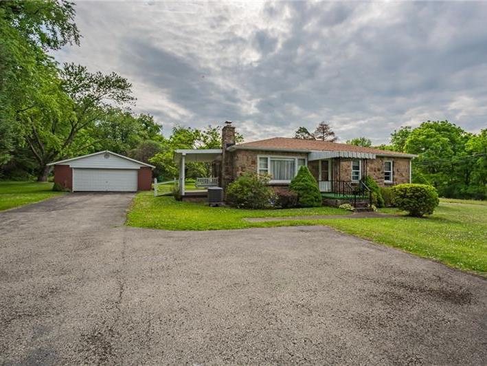 1109 Murray Avenue, Unity Twp
