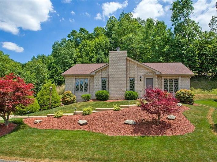 209 Apple Hill Dr, Delmont