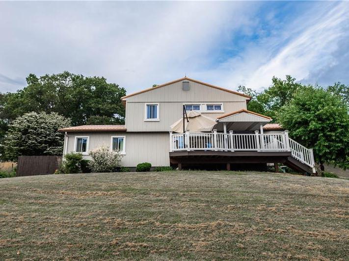 2446 State Route 819, Salem Twp
