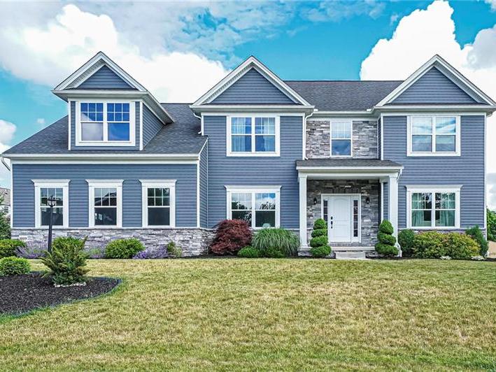 1019 Autumn Woods Drive, Moon-Crescent Twp