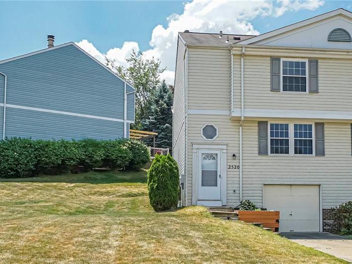 2520 Hawthorne Drive, North Fayette