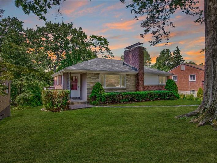 1218 Arrowood Drive, Mt. Lebanon