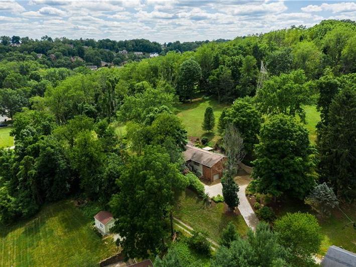 104 Woods Lane, Peters Twp