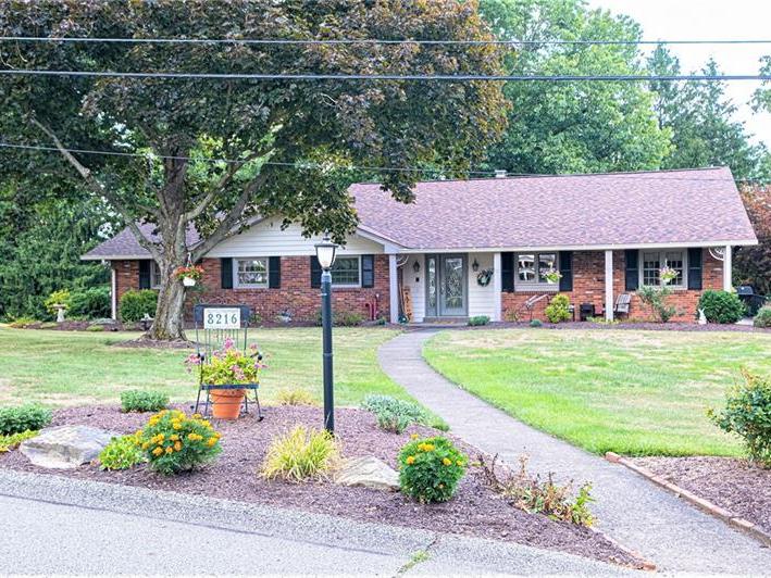 8216 Van Buren Dr, McCandless