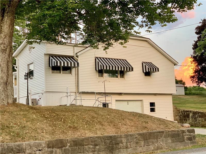 220 Kaylor Frogtown Rd, Sugarcreek Twp