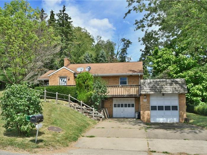 1856 Brodhead Rd, Hopewell Twp