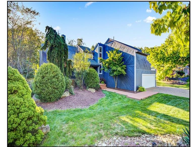 1692 Sturbridge Drive, Franklin Park