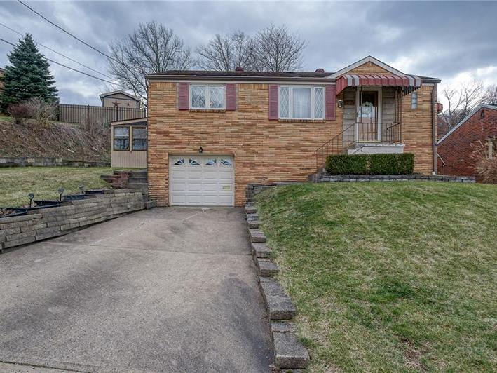 428 Dewalt Dr, Baldwin Twp