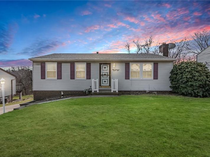 889 Westchester Drive, North Huntingdon