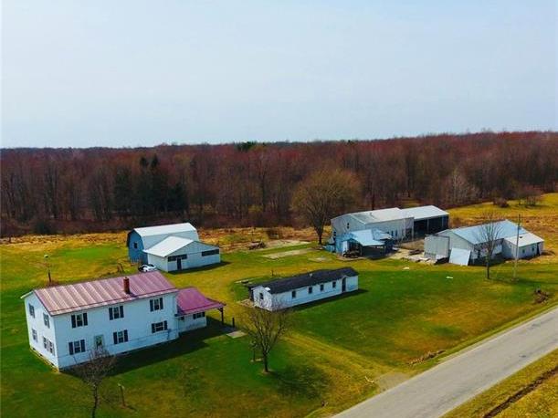 2089 W Center Rd, Conneaut Twp