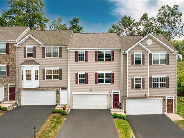 602 Freedom Dr, Collier Twp