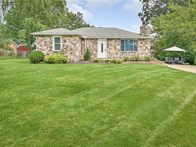 302 Bayberry Dr, Ross Twp