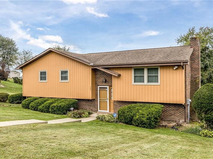 205 Laddie Drive, Canton Twp