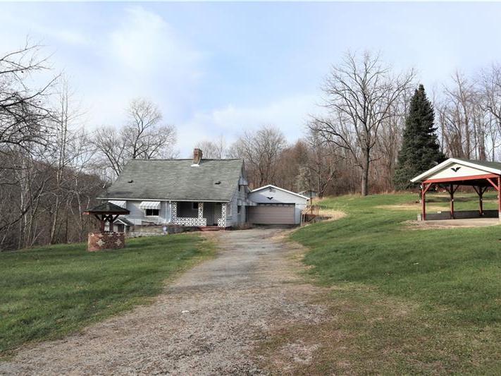 5 Spruce Ln, W Pike Run Twp