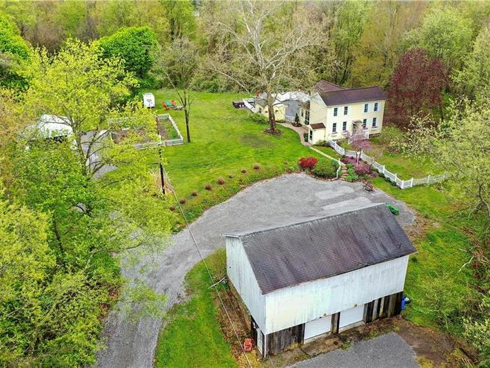 203 Sunset Dr, North Sewickley Twp