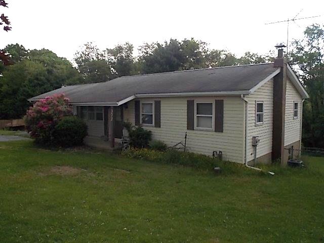 372 Chicora Rd, Oakland Twp