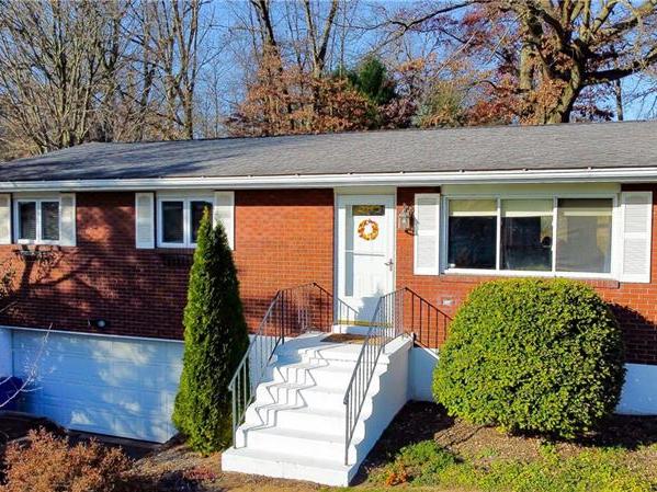 105 Fulton Dr, Middlesex Twp