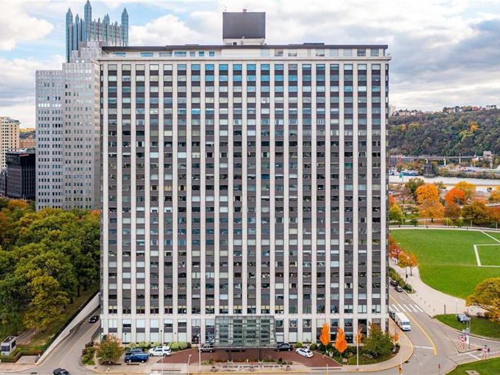 320 Fort Duquesne Blvd, 16D, Downtown Pittsburgh