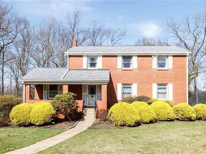 120 Richards Dr, Peters Twp